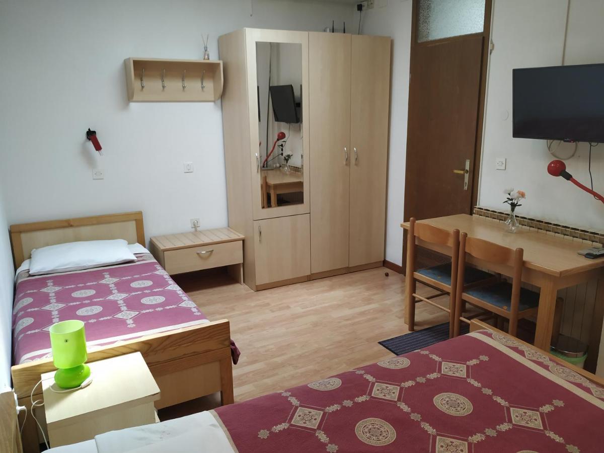 Accomodation Pertout Nova Gorica Ngoại thất bức ảnh