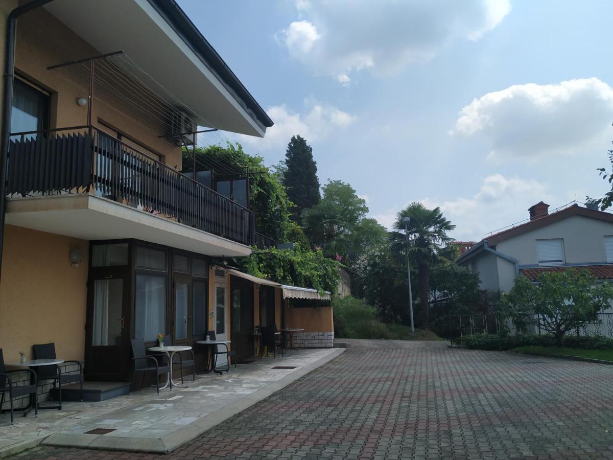 Accomodation Pertout Nova Gorica Ngoại thất bức ảnh