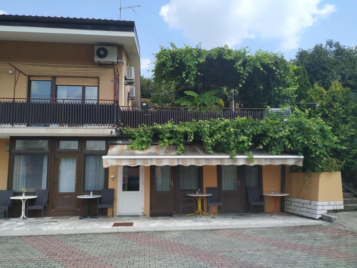 Accomodation Pertout Nova Gorica Ngoại thất bức ảnh