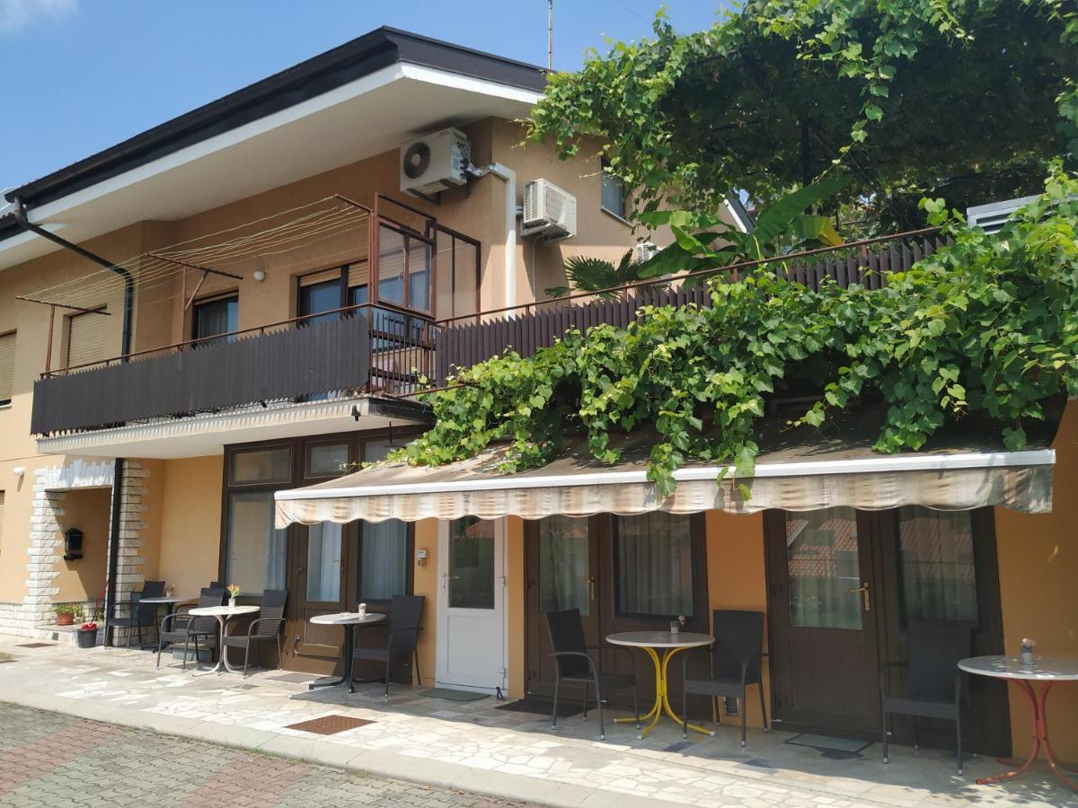 Accomodation Pertout Nova Gorica Ngoại thất bức ảnh